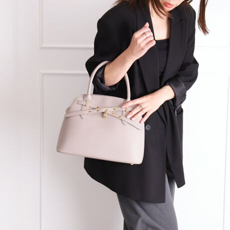 sfUCtEngxgڂЂuKbeBobOBEG̏ɏTCYŁAdԂJtFłזɂȂ܂BES[h̋ƃV{̂fނōvXAiŃV[Ȃ̂łdɂ߂łBEC[̓t@Xi[JATChɑ傫߂̂|PbgtOwŉו̐₷E㕔Ƀ}OlbgtĂ̂ŁA|PbgɋMdiX}[gtHĂSB蒠nhN[ȂǁÂ݂镨܂BEC[500mlybg{gcɓ傫A|[`ⒷzyX܂邽Ղ[łBEO\ȃV_[xg͎̍DȒɒ\B|΂ߊ|܂ŃR[fBl[gɍ킹Ăg܂BEG߂킸1Nĝ悢J[WJƁAprɂXgbv̎ς̂ŁAFXȃV[Ŋ􂵂ĂobOłBs@\tEetŎ܂BJF}OlbgAt@Xi[|PbgFI[v|Pbg~1TCYFc23cm/30cm/}`12cmd:720i͍vfނgpĂ܂Bv͑fނ̐AԂ߂ƕ\ʂɂЂъ┍ꂪNꍇ܂B\߂܂悤肢܂BBeɂA̓ŐFČꍇ܂B炩߂B-INFORMATION-îCɓo^ĂĂēגʒm󂯎邱Ƃł܂̂ŁA񂲓o^IuĥCɓo^ViēׂȂǁAȏ󂯎邱Ƃł܂B[^:AI5652]