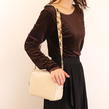 sfUCtEƂXNGAVGbgŁALCڂJWA܂ŃX^CI΂ȂfUCBEV{̂̍vgpĂ̂ŏڗɂ̂BEt̃V_[xg2ށBANZgɂȂ郌Ip[hWK[hƁA{̂ƓF̃VvȃV_[xgBEKbƕ͋Cς̂ŁA̓̋CR[fBl[gAȍꏊɂĕtւ2̃obOĂ悤Ɋy߂܂BEC[ɂ́AICJ[h⃊bvȂǏ̐ɕ֗ȓ|PbgtAznJ`]Tē傫BEC[┖̓X}[gtHnfBt@ۂ܂傫BEǂt@Xi[JŁAl̑Cxg◷słSłBEVvȂ̂ŁA`[ŃJX^̂߂łBs@\tJFt@Xi[|PbgFC[ɃI[v|Pbg~2TCYFc16cm/22cm/}`8cmV_[xg̕FIp[hWK[h4cm/{̂ƓF1.4cmdF550i͍vfނgpĂ܂Bv͑fނ̐AԂ߂ƕ\ʂɂЂъ┍ꂪNꍇ܂B\߂܂悤肢܂BBeɂA̓ŐFČꍇ܂B炩߂B-INFORMATION-îCɓo^ĂĂēגʒm󂯎邱Ƃł܂̂ŁA񂲓o^IuĥCɓo^ViēׂȂǁAȏ󂯎邱Ƃł܂B[^:AI5655]