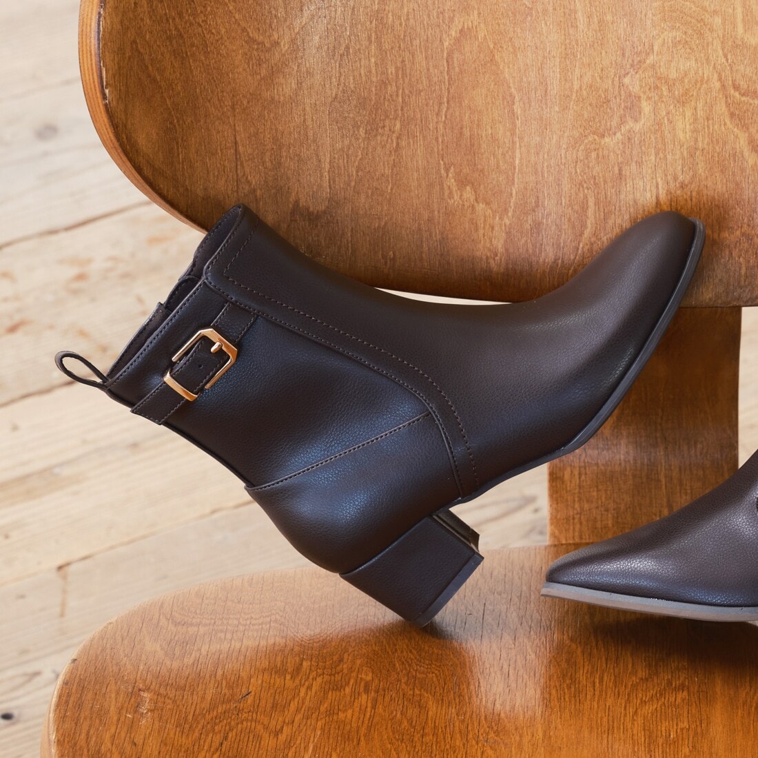 バックファスナーラウンドトゥショートブーツ | アルテミス by