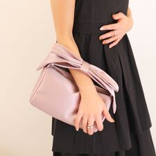 【26春夏新作】チェーンショルダー付属　2WAYリボンハンドルサテンバッグ