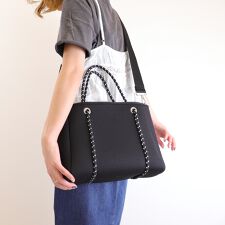 ポーチ付き　ショルダーベルト付属2WAYネオプレントートバッグ