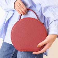 【26春夏新作】ショルダーベルト付属2WAY　Wファスナーラウンドバッグ