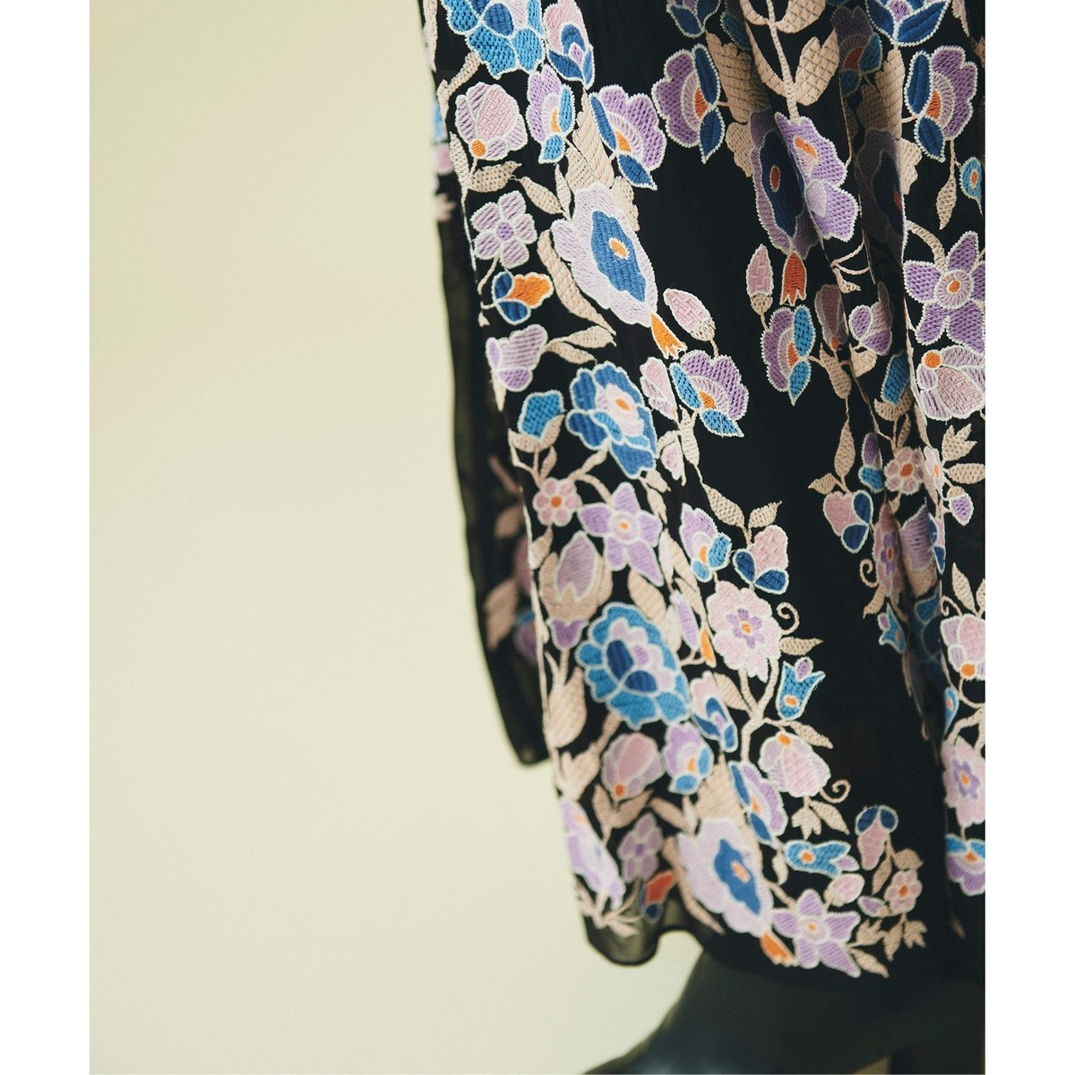マルチフラワー刺繍スカート | グレースコンチネンタル(GRACE