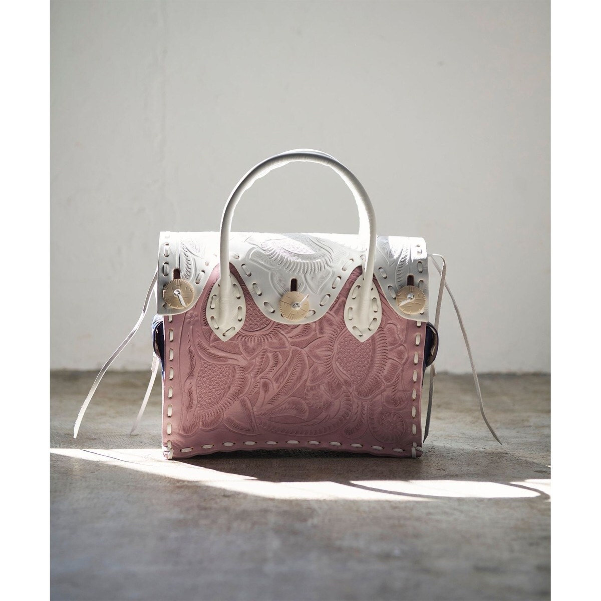 グレースコンチネンタルカービングバッグ【7/17まで】 CarvingChainBAG / GRACE CONTINENTAL | GRACE CONTINENTAL
