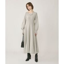 バックオープンニットワンピース