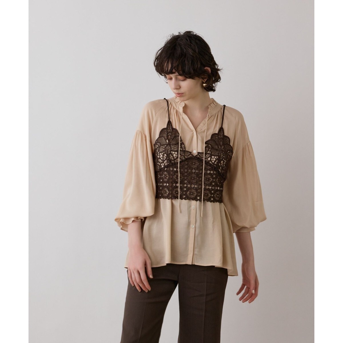 20SS♡グレースコンチネンタル レースフリルサロペット38 ビジュー Vネック 20SS♡グレースコンチネンタル レースフリルサロペット38