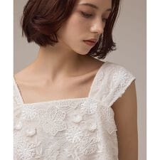 チュール刺繍トップ