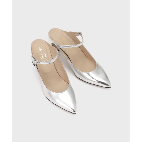 [^ԁF0525372111]C^A̐lCuhACORSO ROMAC9q[pvXB㎿Ȗ{vɃ|CebhgD̃X}[gȃVGbgBɂƂJfUCɗn񂾁A[h&A[o[hYꑫłBbOCYɌ7.7cm̃q[dグ㎿ȑl̑ɂ҂ȃubNƃVo[2FWJłBCORSO ROMAC9 / R\[}m[xJȐEl̎dŁA̍V[Yɒ]̂C^AuhB㎿ȎdオȂAfC[Ɏgx[VbNȃfUC͂łB