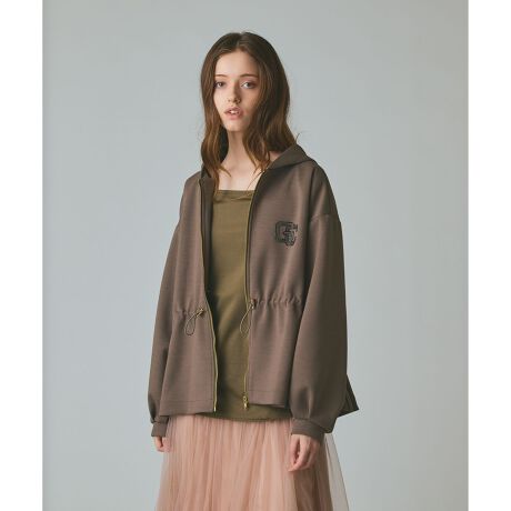 [^ԁF0225452003]JWAȃt[fB[炵؂AXCb`V[Yɂ҂ȈꖇB{fBÔ悤ȃñWpCh̖c݊̂W[WfނgpBɃEGXghXgO鎖ŁAyvɓjAX̂VGbg\܂BD݂ŃhXg𒲐ăjAX̂VGbgoƂ\B߂ɍiƂӂƂC؂₩oAI[o[TCYł̌^Jo[ł̂l̕Ɋ|CgłBɂGRACE CLASSS̃SzbgtBbgHœāA߂NXȃfUCɎdグ܂Bpcɂ͂̎AXJ[gɂt[fB[łB̃fp摜̓TviBeĂ܂Bۂ̏iƎdlAHATCY኱قȂꍇ܂B\߂܂B