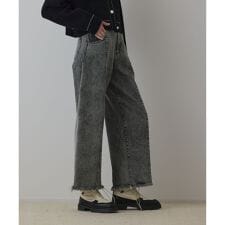 カーブデニムパンツ