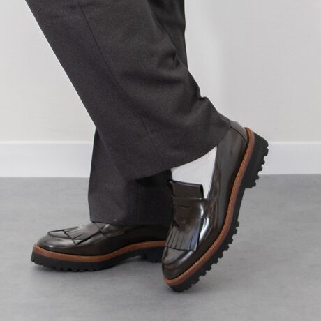 [^:F31616]{݂̂Ȃ炸AȄ爤C^AuhFABIO RUSCONIit@rIXR[jj́AɃt@bVӎfUC𖈃V[YMĂ܂BAbp[̃tW|CgɂȂ[t@[BEVÃ^N\[gp邱ƂłŌyɂ݌vɂȂĂ܂Bx[VbNȃfUCŁAg܂BATTENTIONECɕیV[\Ăꍇ܂Bp̍ۂ͔ĂgpB܂Ai̍ۂɕیV[ꕔꍇ܂BEVRfނgpĂꍇAL̂ɂ\܂Asǂł͂܂BCɂȂꍇ͕ʂ̗ǂꏊɒuĂƌy邩Ǝv܂̂łBEv̕\ʂ̓LYt₷ׁA舵ɂ͏\ɂӂBEYߒɐ鑽̃LYVꍇ܂B܂fނ̓A኱̐FCꂪꍇ܂Apɂ͖育܂BEAɑjꍇ܂iɉe͂܂BEBě̓ɂFČꍇ܂ B܂Aql̂gPCj^[X}[gtHʂȂǂ̊ɂFۂ̏iƈČꍇ܂BETCYZ(\L)͂܂ŖڈƂȂ܂B̌`ɂKTCY̌l܂Bd:283g