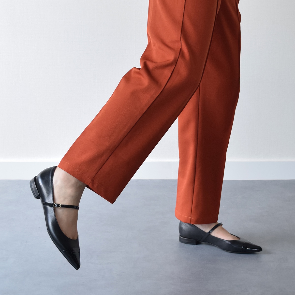 HEWN/ヒューン】POINTED MARYJANES FLATS：メリージェーン