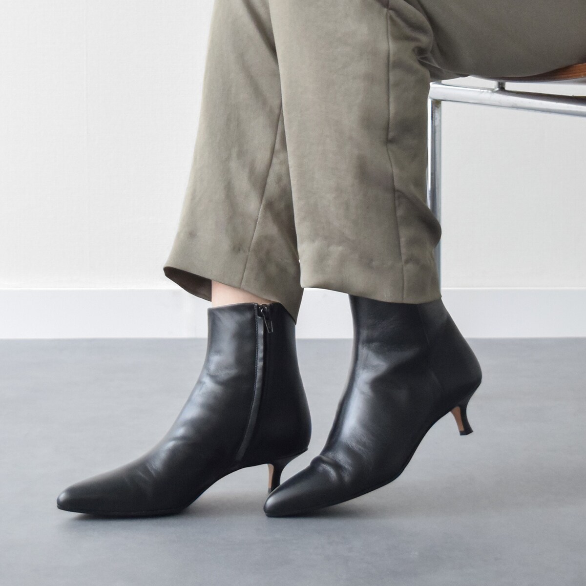 FABIO RUSCONI ポインテッドヒールショートブーツ36