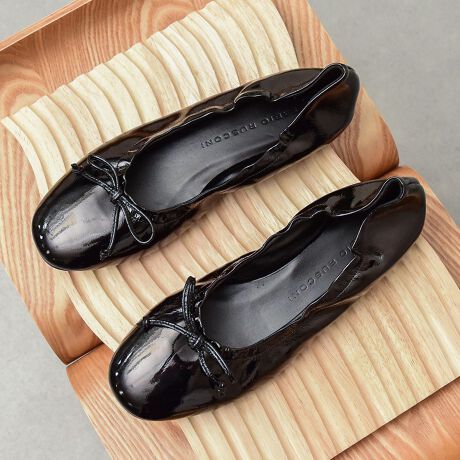 [^:F51535]{݂̂Ȃ炸AȄ爤C^AuhFABIO RUSCONIit@rIXR[jj́AɃt@bVӎfUC𖈃V[YMĂ܂B~j}Ȉۂ̃EhgEtbgV[OoGV[ÝAVvȃfUCȂ̂ŁAg܂BATTENTIONECɕیV[\Ăꍇ܂Bp̍ۂ͔ĂgpB܂Ai̍ۂɕیV[ꕔꍇ܂BEVRfނgpĂꍇAL̂ɂ\܂Asǂł͂܂BCɂȂꍇ͕ʂ̗ǂꏊɒuĂƌy邩Ǝv܂̂łBEv̕\ʂ̓LYt₷ׁA舵ɂ͏\ɂӂBJȂǂŔGꂽꍇAFڂ肷ꍇ܂B܂v̕iێ̂߁AȂׂG炳Ȃ悤ӉBEYߒɐ鑽̃LYVꍇ܂B܂fނ̓A኱̐FCꂪꍇ܂Apɂ͖育܂BEAɑjꍇ܂iɉe͂܂BEBě̓ɂFČꍇ܂ B܂Aql̂gPCj^[X}[gtHʂȂǂ̊ɂFۂ̏iƈČꍇ܂BETCYZ(\L)͂܂ŖڈƂȂ܂B̌`ɂKTCY̌l܂Bd:198g