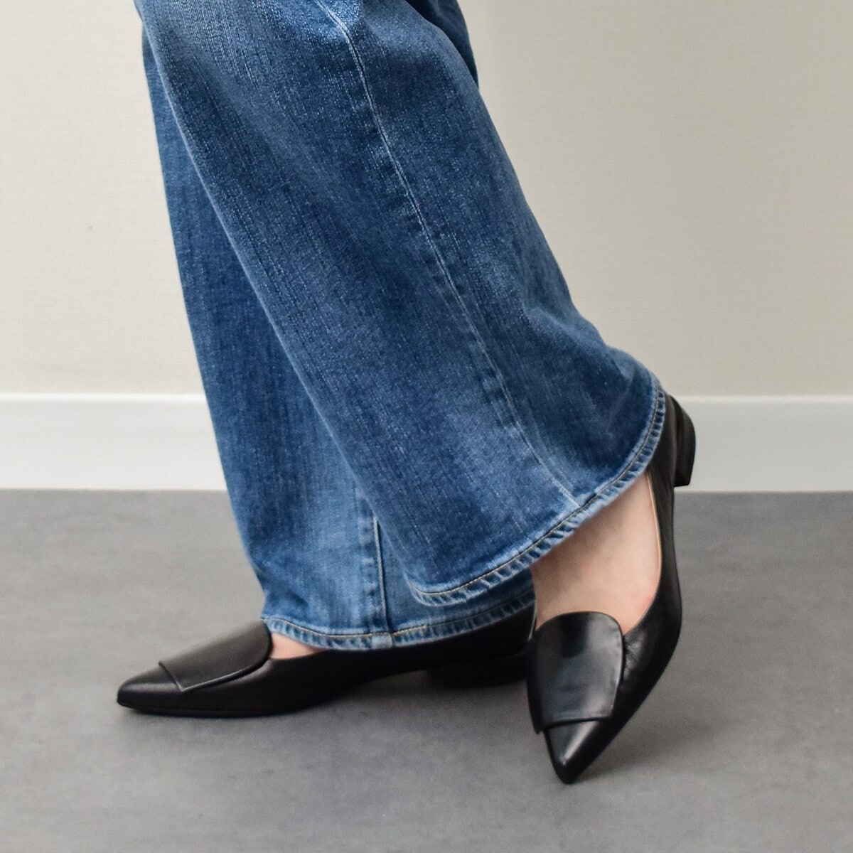 FABIO RUSCONI◇2cmヒール◇ポインテッドトウメタルバックルパンプス