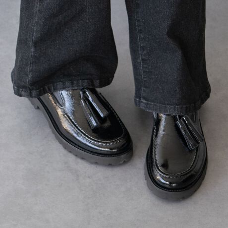 [^:F51638]{̌`ɋ߂Iu[NgE̗p^bZ[t@[́AƂSnłBVvȃfUCŃfC[Ɋ􂵂ĂꑫByʂŃNbVɗDꂽEVA\[̗pĂ܂BȄ爤C^AuhFABIO RUSCONIit@rIXR[jj́AXAsIȏAꂽɂV[YRNVĂĂ܂BATTENTIONECɕیV[\Ăꍇ܂Bp̍ۂ͔ĂgpB܂Ai̍ۂɕیV[ꕔꍇ܂BEVRfނgpĂꍇAL̂ɂ\܂Asǂł͂܂BCɂȂꍇ͕ʂ̗ǂꏊɒuĂƌy邩Ǝv܂̂łBEv̕\ʂ̓LYt₷ׁA舵ɂ͏\ɂӂBJȂǂŔGꂽꍇAFڂ肷ꍇ܂B܂v̕iێ̂߁AȂׂG炳Ȃ悤ӉBEYߒɐ鑽̃LYVꍇ܂B܂fނ̓A኱̐FCꂪꍇ܂Apɂ͖育܂BEAɑjꍇ܂iɉe͂܂BEBě̓ɂFČꍇ܂ B܂Aql̂gPCj^[X}[gtHʂȂǂ̊ɂFۂ̏iƈČꍇ܂BETCYZ(\L)͂܂ŖڈƂȂ܂B̌`ɂKTCY̌l܂Bd:214g