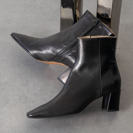 [^:F53037]{݂̂Ȃ炸AȄ爤C^AuhFABIO RUSCONIit@rIXR[jj́AɃt@bVӎfUC𖈃V[YMĂ܂B悢ň芴̂q[̗pXNGAgEv[V[gu[ćAVvȃfUCŕLX^COƃ}b`ꑫłBATTENTIONECɕیV[\Ăꍇ܂Bp̍ۂ͔ĂgpB܂Ai̍ۂɕیV[ꕔꍇ܂BEVRfނgpĂꍇAL̂ɂ\܂Asǂł͂܂BCɂȂꍇ͕ʂ̗ǂꏊɒuĂƌy邩Ǝv܂̂łBEv̕\ʂ̓LYt₷ׁA舵ɂ͏\ɂӂBJȂǂŔGꂽꍇAFڂ肷ꍇ܂B܂v̕iێ̂߁AȂׂG炳Ȃ悤ӉBEYߒɐ鑽̃LYVꍇ܂B܂fނ̓A኱̐FCꂪꍇ܂Apɂ͖育܂BEAɑjꍇ܂iɉe͂܂BEBě̓ɂFČꍇ܂ B܂Aql̂gPCj^[X}[gtHʂȂǂ̊ɂFۂ̏iƈČꍇ܂BETCYZ(\L)͂܂ŖڈƂȂ܂B̌`ɂKTCY̌l܂B:14cm:22cmd:287g