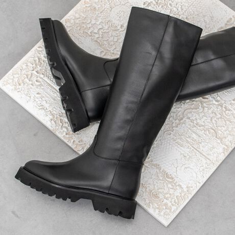 [^:F53229]{[̂gbN\[̗pEhgEOu[c̓[Nu[ceCXgŃJWAȈۂłBȄ爤C^AuhFABIO RUSCONIit@rIXR[jj́AXAsIȏAꂽɂV[YRNVĂĂ܂BATTENTIONECɕیV[\Ăꍇ܂Bp̍ۂ͔ĂgpB܂Ai̍ۂɕیV[ꕔꍇ܂BEVRfނgpĂꍇAL̂ɂ\܂Asǂł͂܂BCɂȂꍇ͕ʂ̗ǂꏊɒuĂƌy邩Ǝv܂̂łBEv̕\ʂ̓LYt₷ׁA舵ɂ͏\ɂӂBJȂǂŔGꂽꍇAFڂ肷ꍇ܂B܂v̕iێ̂߁AȂׂG炳Ȃ悤ӉBEYߒɐ鑽̃LYVꍇ܂B܂fނ̓A኱̐FCꂪꍇ܂Apɂ͖育܂BEAɑjꍇ܂iɉe͂܂BEBě̓ɂFČꍇ܂ B܂Aql̂gPCj^[X}[gtHʂȂǂ̊ɂFۂ̏iƈČꍇ܂BETCYZ(\L)͂܂ŖڈƂȂ܂B̌`ɂKTCY̌l܂B:39.5cm:32-26cmd:499g