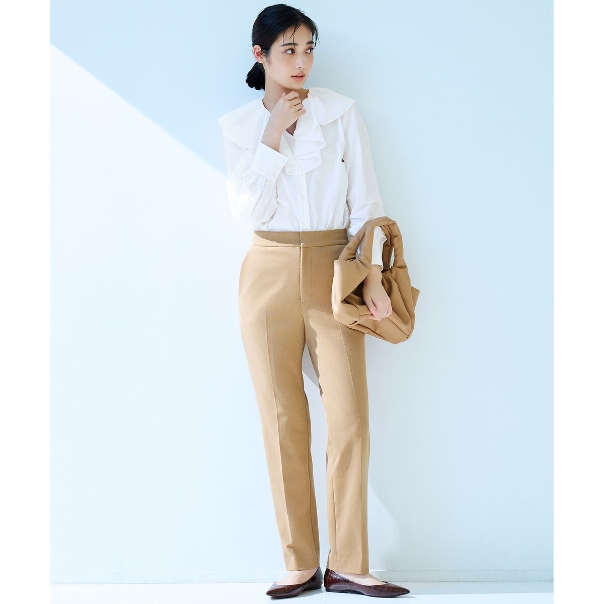 Marisol10月号掲載】ナイロンタスラン ラッフルカラー ブラウス | 23区