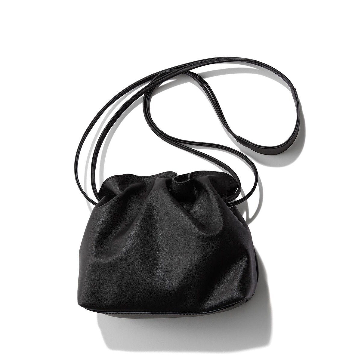 レザー巾着ショルダーバッグ Mサイズ ブラック レザー巾着 ショルダー