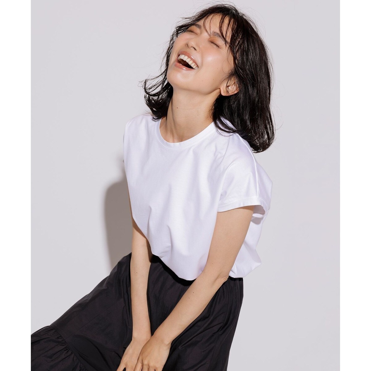 新品タグ付 23区 ジャージーフレンチスリーブTシャツ 44大きいサイズ 日本製 新品タグ付 23区 ジャージーフレンチスリーブTシャツ 44大きい