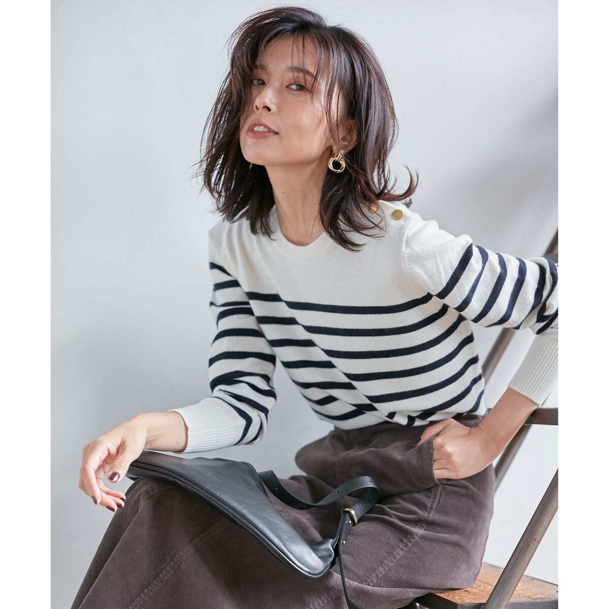 美品 23区 セミウーステッドウール 肩ボタン ボーダー ニット ゴールド 38 セール】 【CLASSY.12月号掲載】セミウーステッドウール 肩