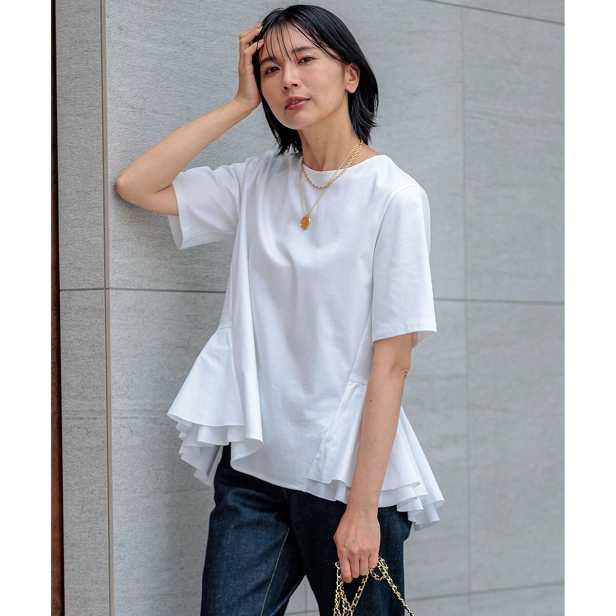 値下げ【美品・替ボタン付】23区コットンポンチコンビジャージーペプラムカットソー 値下げ【美品・替ボタン付】23区コットンポンチコンビジャージー