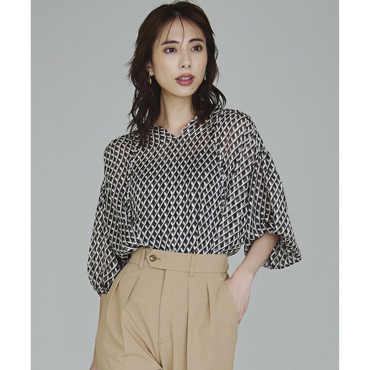 【美品】23区 24SS 完売品 洗える Ratti ウォールプリント ブラウス 美品】23区 24SS 完売品 洗える Ratti ウォールプリント
