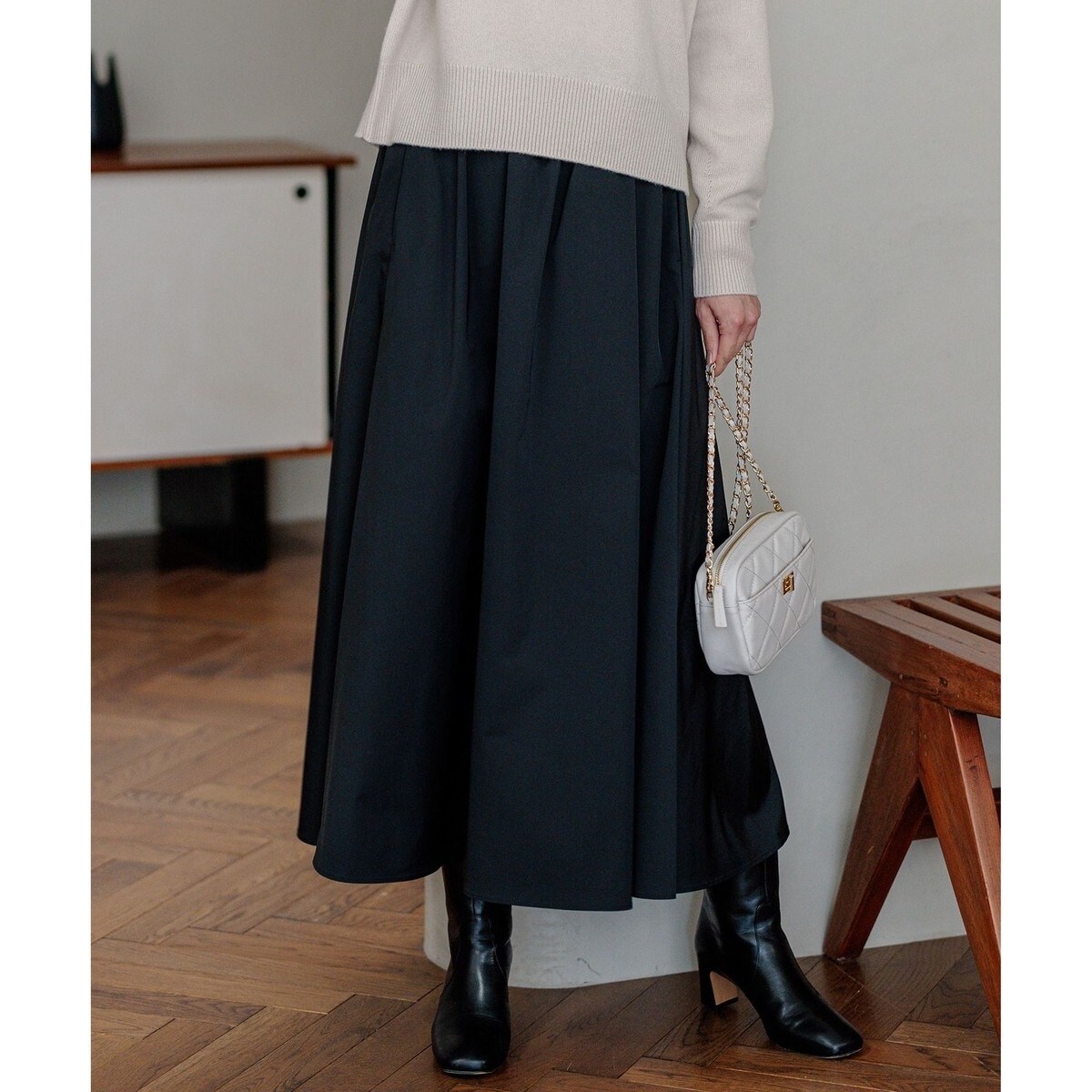 kitta スカート エンボスチンツサテン コンビネーションボックスプリーツ