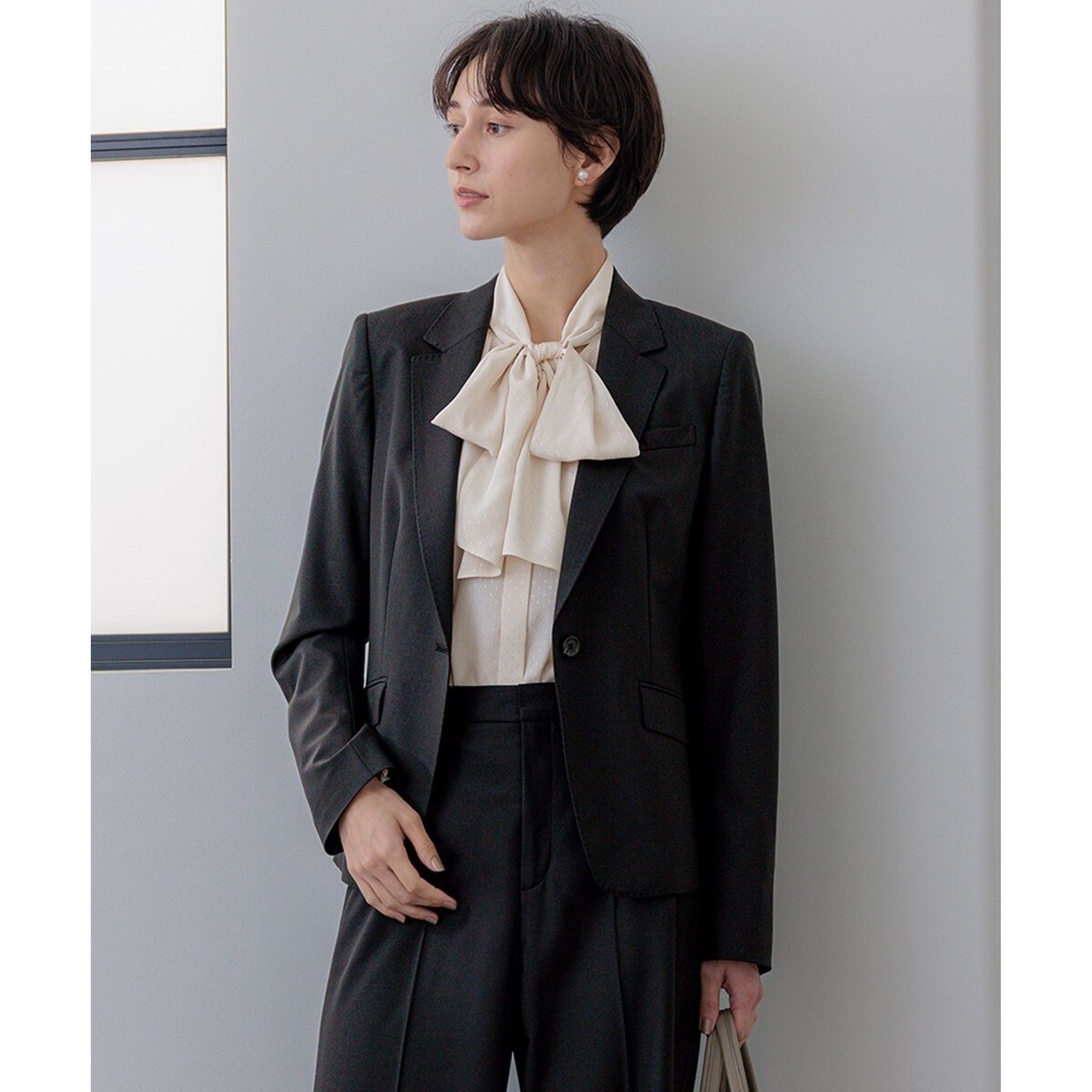 新品タグ付きIENA LIENシルクボタンレスジャケット　36 IENA LIENシルクボタンレスジャケット 新品タグ付きIENA LIENシルク