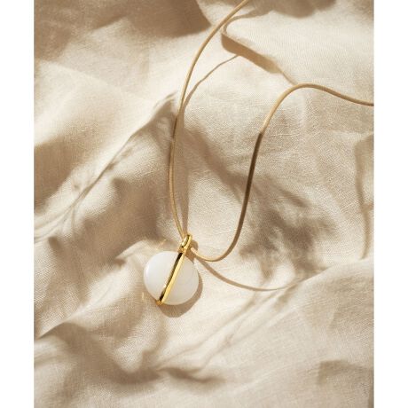 [^ԁFAS3DGM0407]2025 Spring & SummerR[fBl[gɍ킹ăAWĊy߂lbNXfUCEfރ{[̂VR΂gplbNXłB\LȓVR΂̃gbvɓ^CANZgɂȂAffUCɂȂĂ܂BRXChȂ̂ŊȒPɒEł邾łȂAɍ킹čDȃoXłg܂BJ[͑l̉zCg(#001)AJWAȃX^COɂ킹₷_[NuE(#035)2FWJłBVȒfނgpĂ邽ߌ̍A11F╿̏oႢ܂B摜̓TvgpĂׁAۂɂ͂鏤iƎdlقȂꍇ܂B