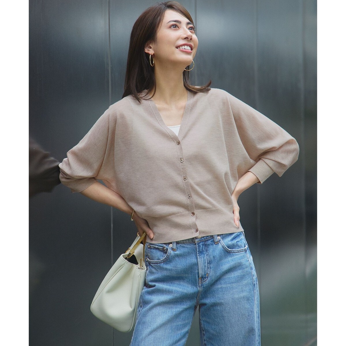 杏さん着用】シャイニーシアー ドルマンスリーブ カーディガン