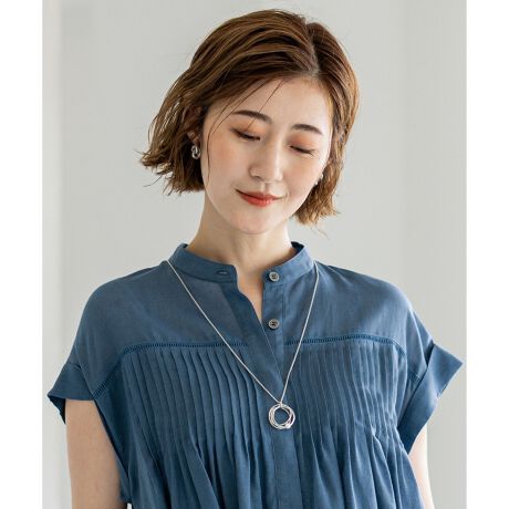 [^ԁFAS3DGA0219]2025 Autumnig͂Ap[eB[Ȃǉ؂₩ȏʂɂ}b`fUCؚȃO𑩂˂fUC̃gbvɏ̃p[ANZgɂȂlbNXłB咣ȂA@ׂŏ炵郏gbvfUCŁAX^COI΂g܂BV[I΂AfC[ɂA؂₩ɈۂÂƂɂ킹̂ŁAGĂACełBJ[̓GKgȃS[h(#090)ƃNX̂Vo[(#091)2FWJłB摜̓TvgpĂׁAۂɂ͂鏤iƎdlقȂꍇ܂B