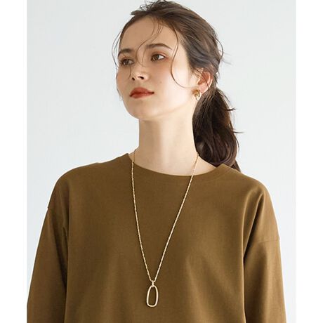 [^ԁFAS3DGW0405]2025 Autumn & Winterꂽۂ^AVvŏiȃI[ogbvlbNXfUC@ׂȃ`F[ɁA悢݊̂I[ogbvgݍ킳fUCłBVvȂ̂ŃV[X^CI΂ĝŁAfC[g͂AIP[WV[ɂ}b`܂Bgbv͏_炩ȋȐŎdグA炵Dƃ_ȕ͋CoBPigłȂA莝̃lbNXƃC[hĒ̂߂łBV[YI[ogbv CO(i: AS3DGW0406)摜̓TvgpĂׁAۂɂ͂鏤iƎdlقȂꍇ܂B