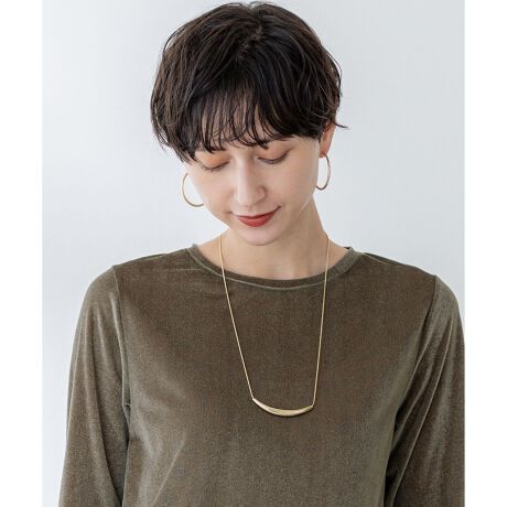 [^ԁFAS3DGW0410]2025 Autumn & Winterɂ₩ȃJ[u`o[gbvۓIȁAXl[N`F[lbNXfUCؚŏiȃ`F[񌳂ɃtBbgAꂽ炵Ă܂BVvȂ݊̂fUCŁAJWAtH[}܂ŕLR[fBl[gɑΉBPig͂ÃlbNXƂ̏d˕tɂœKȖ\ACełBXCh{[tŁA\B̃X^Cɂ肰ȂPvXĂ܂BJ[͔Ȃ݂̗ǂS[h(#090)ƃV[vȈۂ̃Vo[(#091)2FWJłB摜̓TvgpĂׁAۂɂ͂鏤iƎdlقȂꍇ܂B