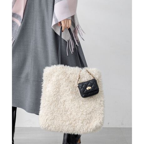 [^ԁFBO3DGW0403]2025 Autumn & WinterH~R[fɉ؂₩vXtFCNt@[g[gobOfUCӂӂƂGƏiȃJ[́BƂ}`ƃTCYŁAA4TCYۂ[Ē܂Bɂ͍vgpB\Ȓ݂Ă邽߁A|₷Aʋ΂ʊwAoɑ劈ԈႢȂłB̂LeBOfނɃS[h̋ANZgɂȂ~j|[`tĂ̂|CgBCz⃊bvȂǂ̏[ɂ͂AOĒP̂łg܂BJ[͗DF̃AC{[(#002)Agĥx[W(#033)AFɂ߂̃TbNXu[(#073)3FWJłB摜̓TvgpĂׁAۂɂ͂鏤iƎdlقȂꍇ܂B