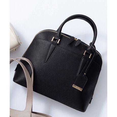 [^ԁFBO3DLS0003]2026 Pre SpringIP[WrWlX܂ŗlXȃV[Ŋ􂷂A2WAYnhobOfUCEfޗlXȃV[Ŋ􂷂AԂ̃nhobOBtFCNU[ɃVbNȃTtBǍ^fUC{fނgpĂ邽߁AiȈۂ^Ă܂BOƌ둤ɂ͑Sʃ|PbgfUCǉĂAꂼ̍قȂ邽߁A[ACeɂĎg\łBJ̓_ut@Xi[dlő傫J߁Aו̏oX[Yɍs܂B t̃V_[Xgbvg΁AV_[obOƂĂg2WAYdlB ܂At̃TuobO̓Sł܂Ƃ߂ăRpNgɎ[Ă܂B}ȉוۂAGRobOƂĂX}[gɂg܂B J[́AiŐꂽAC{[(#002)AtH[}ŃVbNȈۂ^ ubN(#005)̃V[I΂Ȃ2FWJłB摜̓TvgpĂׁAۂɂ͂鏤iƎdlقȂꍇ܂B