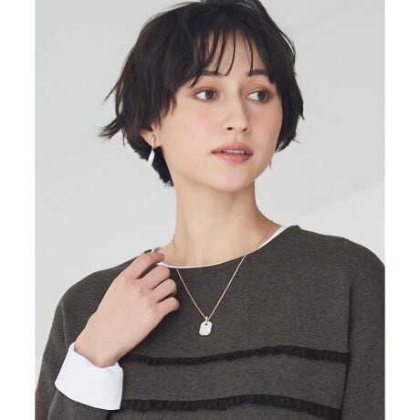 [^ԁFAS3DLS0022]2026 Pre Spring_IȋPgbvlbNXfUCEfޓVR̃}U[Iup[(L)gpAp`̃y_ggbvۓIȃlbNXBWD򂪋ő@ׂɋPA炵Ă܂BVvȃS[h`F[Ƃ̑gݍ킹ŁAǂȃR[fBl[gɂޖ\ȃfUCBIɎgpĂ@ׂȃNX^KXALƌăfUC̃ANZgɁBJWAȑ͂AItBXX^CtH[}ȃV[ɂ߂łB̋̓XCh{[dl̂ߒRɕς܂B~j}Őꂽۂ^AVRfނ̃i`Ȗ͂ÃANZT[BVRfގgp̂߁AЂƂЂƂ\قȂ܂B}U[Iup[Ƃ́F^𐶐L̓ɂ^wH΂̂Ɓ摜̓TvgpĂׁAۂɂ͂鏤iƎdlقȂꍇ܂B