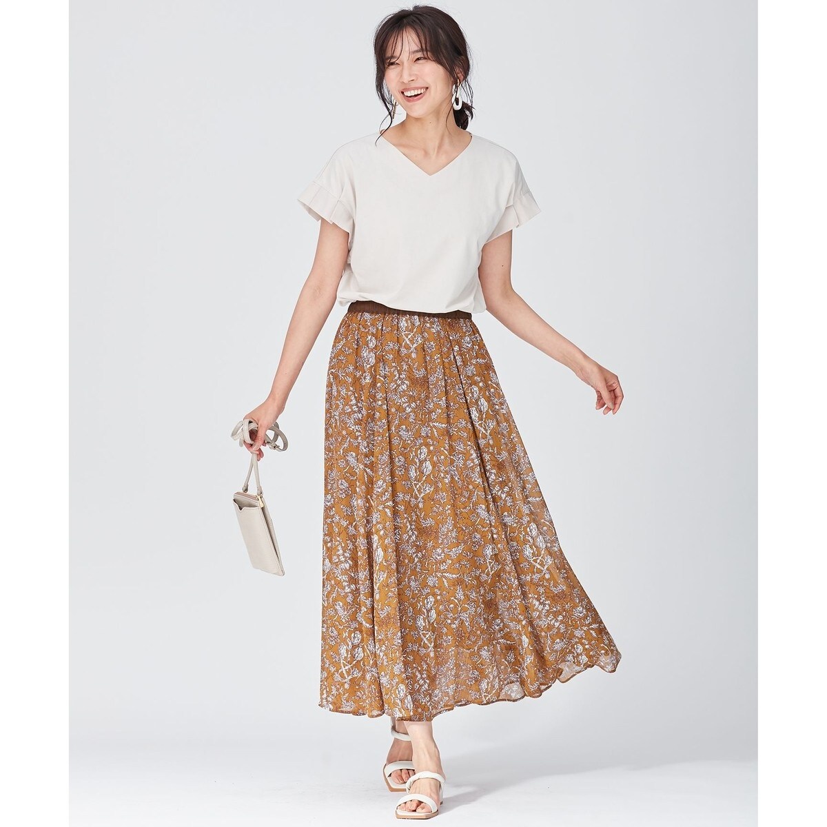 美品　23区 Rattiフラワープリント フレアスカート　22ss サイズ32 美品 23区 Rattiフラワープリント フレアスカート 22ss サイズ32