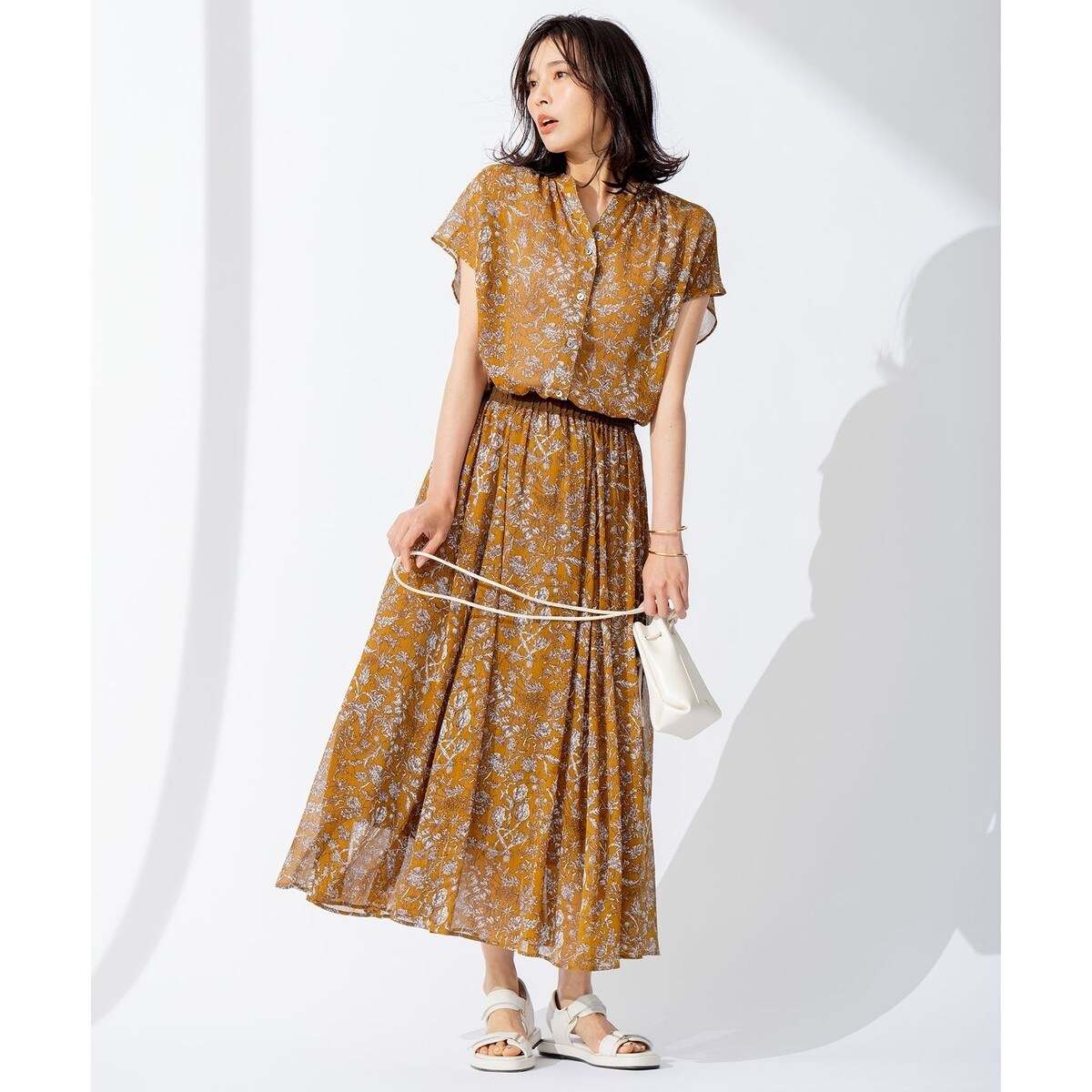 美品　23区 Rattiフラワープリント フレアスカート　22ss サイズ32 美品 23区 Rattiフラワープリント フレアスカート 22ss サイズ32
