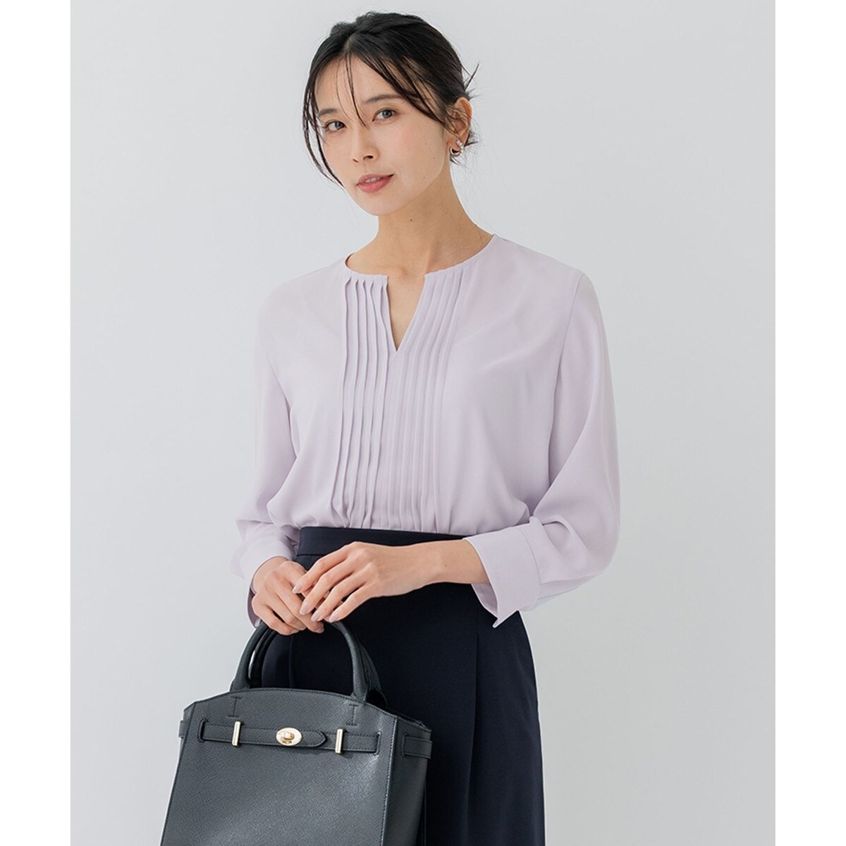 洗える】 バックサテンアムンゼン キーネック ブラウス | 23区(23KU