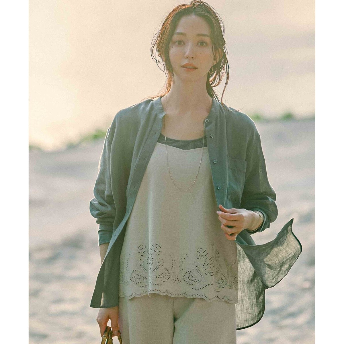 23区【洗える】リネンエンブロイダリー キャミソール ブラウス&パンツセット 洗える】リネンエンブロイダリー キャミソール ブラウス | 23区(23KU