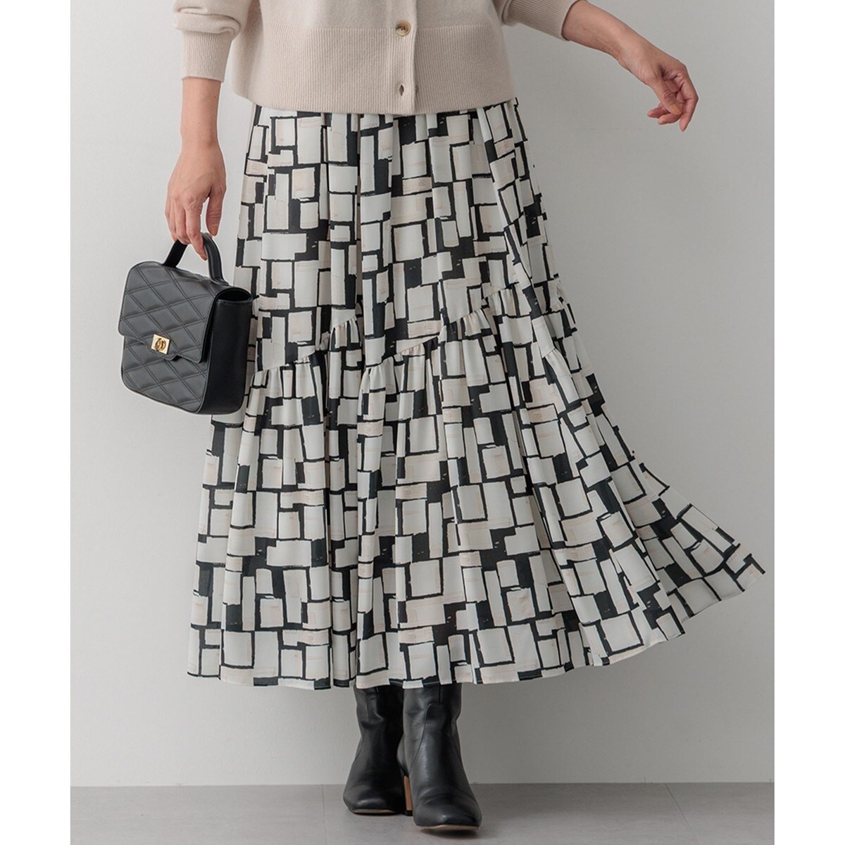 お値下げ中！今季物23区　コラージュプリントティアードスカート サイズ38 洗える】ARGENTIコラージュプリント ティアードスカート | 23区