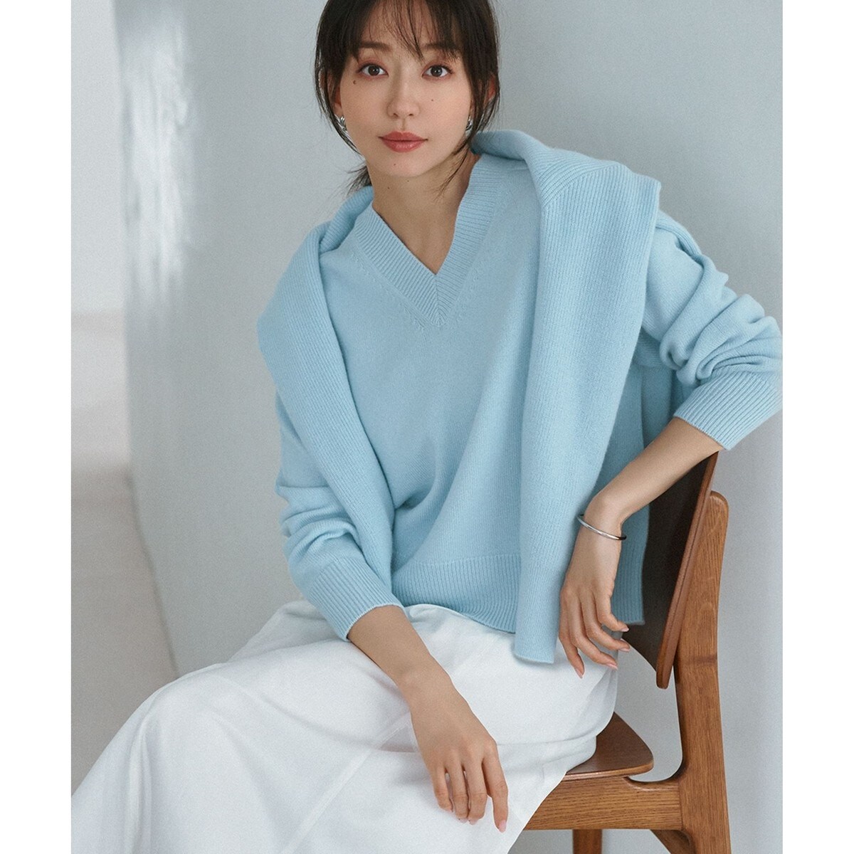 23区 - 23区【洗える】ウールカシミヤ Vネック ニット Oggi2月号掲載/洗える】ウールカシミヤ Vネック ニット | 23区(23KU