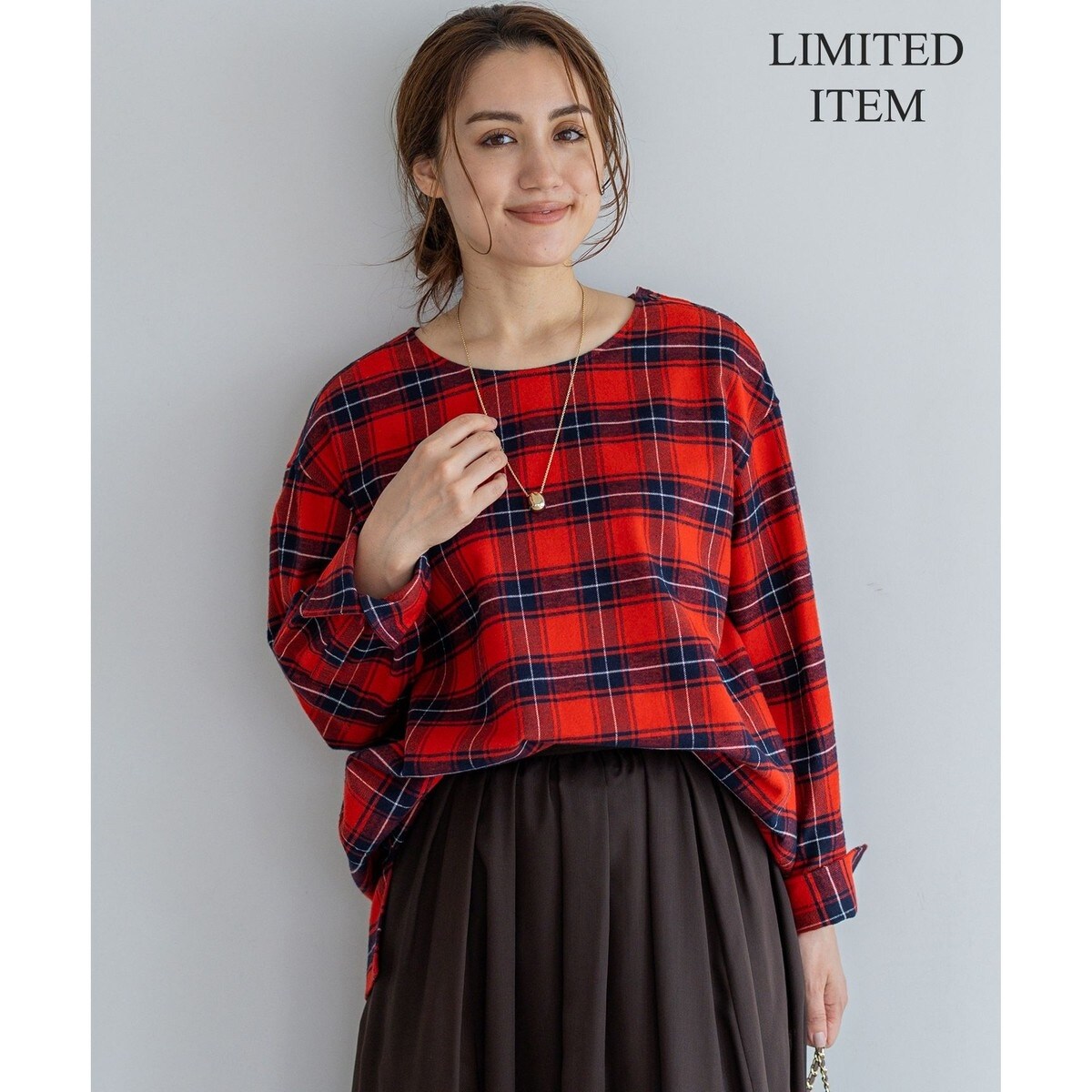 【美品】23区(店舗限定/洗える)プレザンスジャカード ペプラム ブラウス 38 セール】【一部店舗限定/洗える】プレザンスジャカード ペプラム