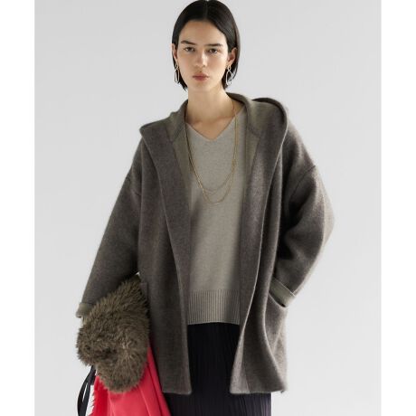 [^ԁFKRWWGW0566]2025 Autumn & WinteryĒgAy߂̃AE^[ƂĂ􁡃fUCH̔G߂ɁAR[gɑAE^[ƂĊ􂷂t[fB[jbgJ[fBKłBƂVGbgŁAHD邾łȂꂽۂo܂Btg͏dȂ肪[ɂfUCŁÂ܂܃tɉHD̂͂A莝̃LgsȂǂőO𗯂߂ĂƁAꂽX^COy݂܂BVvȃ{gXɍ킹邾ŁAiȃJWAX^CALV[Ŋ􂷂ꖇłB J[́Aiŏ_炩Ȉۂ̃AC{[(#002)AꂽsIȕ͋CoO[(#004)A݂藎ۂ̃uE(#030)3FWJłBfތyĒgAӂӂƏ_炩ȔG肪̃`Cj[YN[ƁAX|Ŵ悤Ȏ̃|GXefނ_utFCXɕ҂ݗĂĂ܂Bt@[̂悤ȕ\ȂAʂɃ|GXegƂŁACi[ɖтɂA炩ȒSn܂BV[YN[uh_utFCX t[fB[ jbg(i:KRWOGW0461)N[uh_utFCX jbg AE^[(i:KRWOGW0460)摜̓TvgpĂׁAۂɂ͂鏤iƎdlقȂꍇ܂B