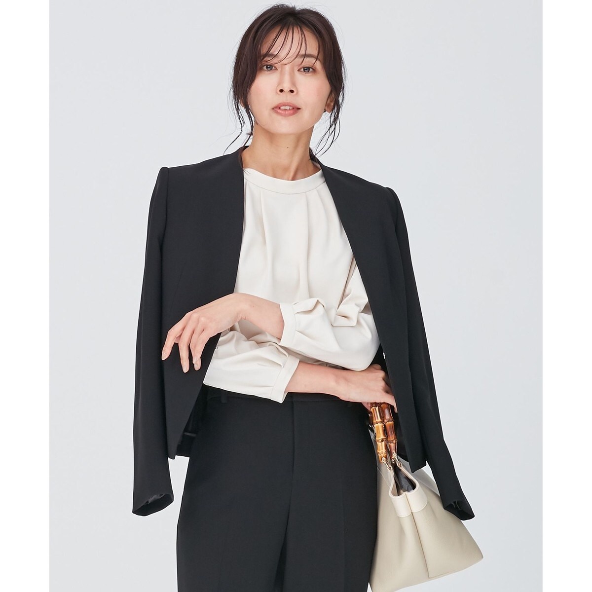 完売商品♡23区 トリアセダブルジョーゼット ブルゾン 38 ネイビー VERYコラボ 】トリアセ ダブルジョーゼット ノーカラージャケット / 23