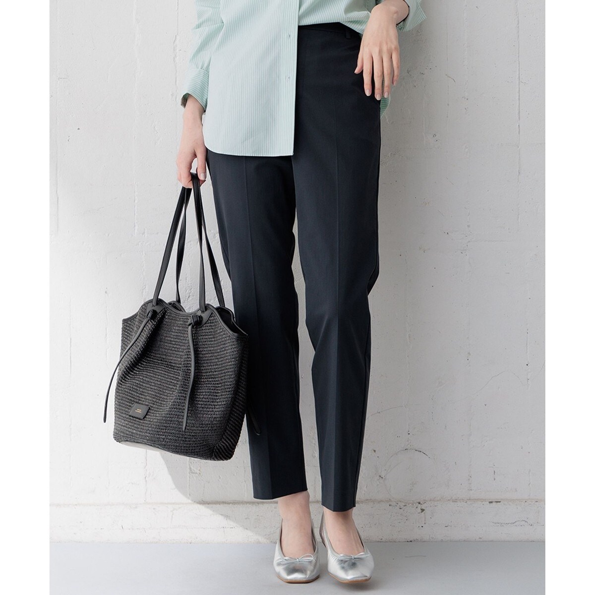 23区【洗える】コットンサテン ストレッチ テーパードパンツ 40号 セール】 【洗える】コットンサテンストレッチ テーパードパンツ