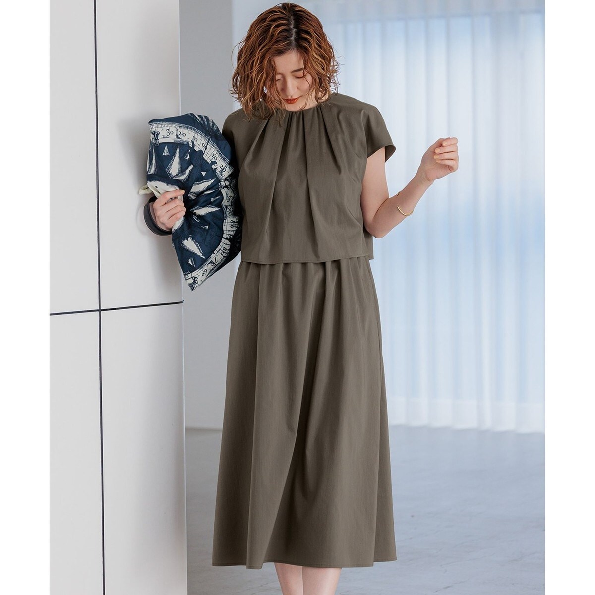 完売　2024年　23区 ストレッチラミータフタ ワンピース ￥31,900　麻 接触冷感/洗える】ストレッチラミータフタ ワンピース | 23区(23KU