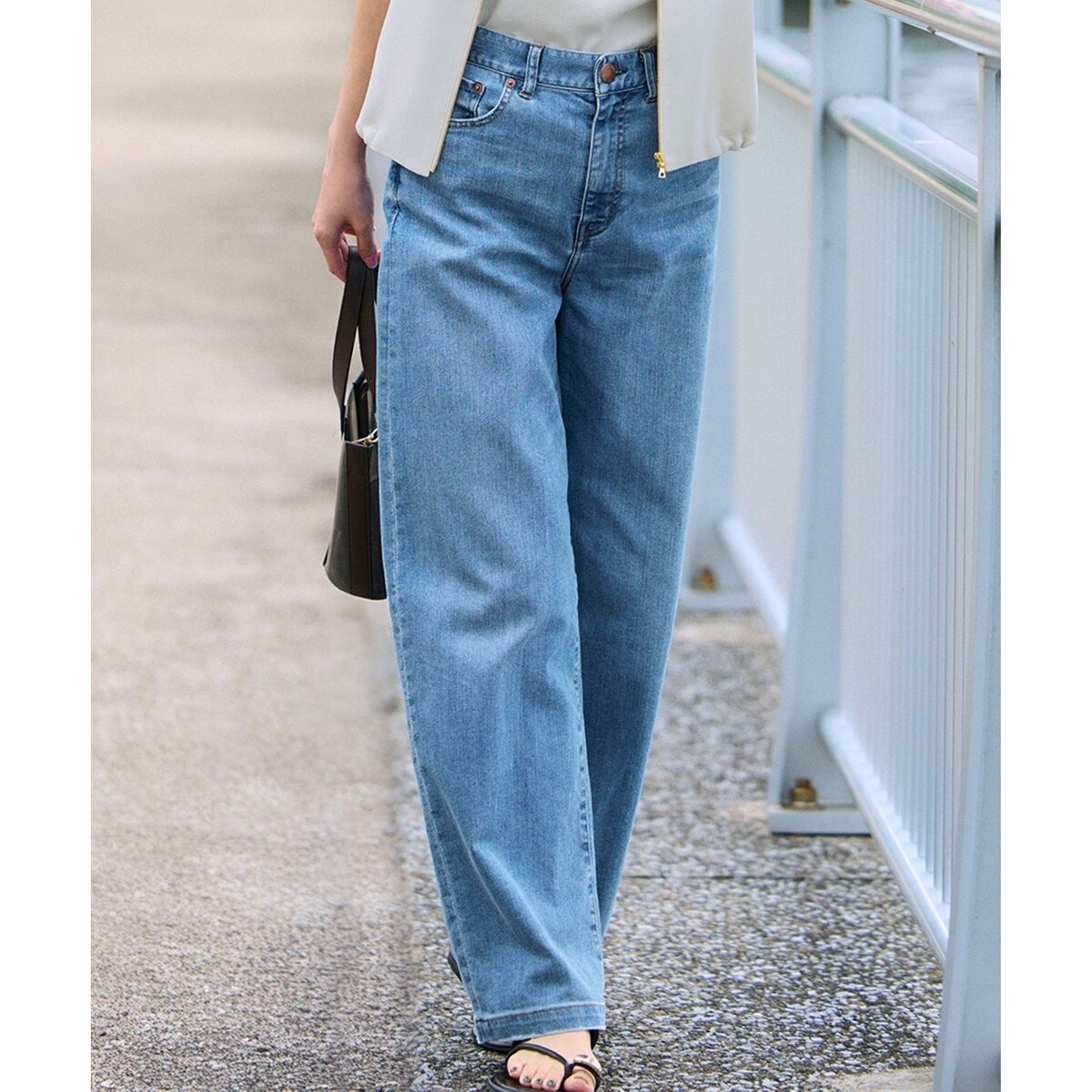 23区L 2WAYストレッチ ワイドストレート デニムパンツ ダルブルー系 44 一部店舗限定】23区DENIM ストレッチ ワイドパンツ / 23区 L